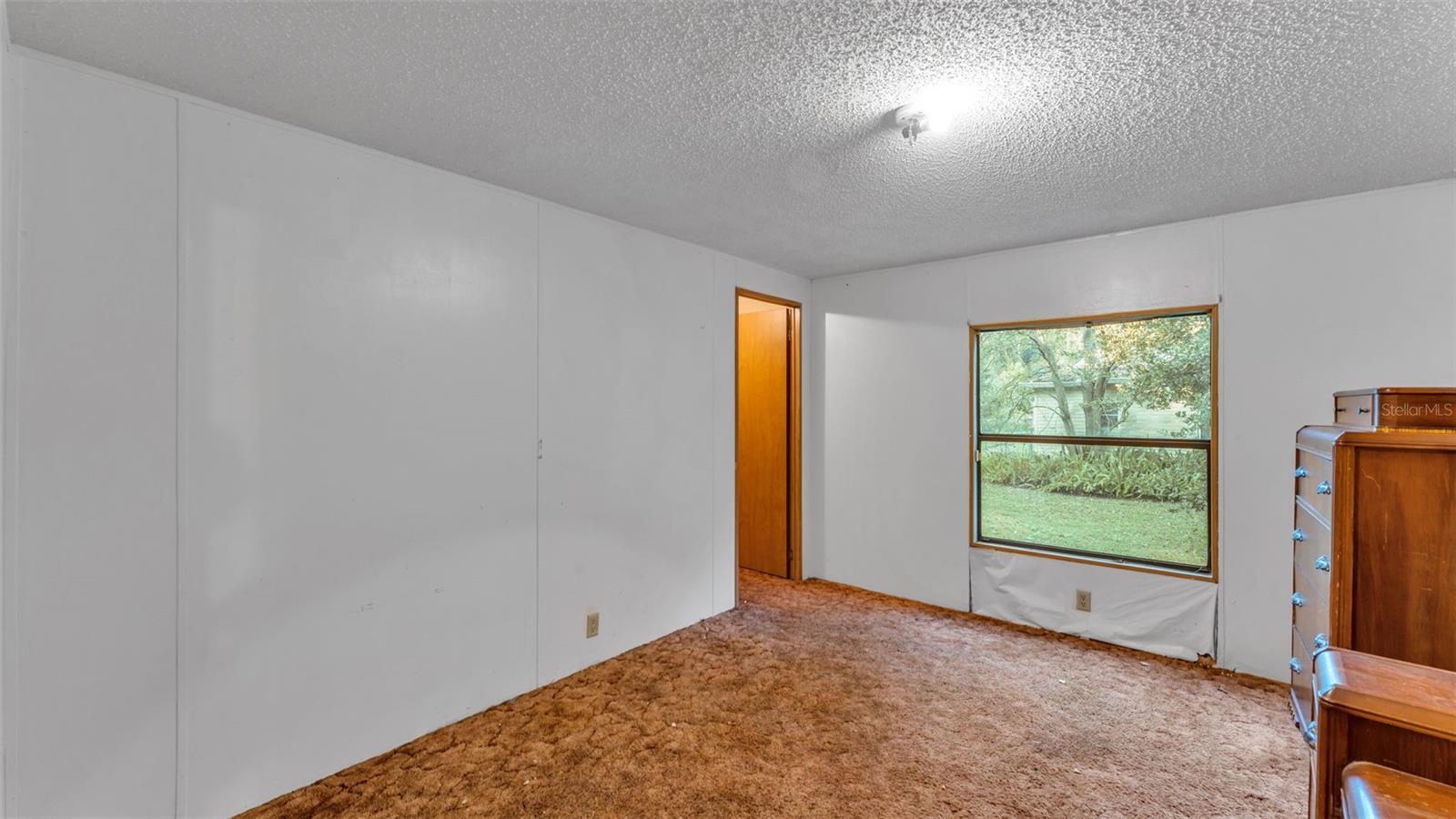 COUNTRY KNOLL - Residential