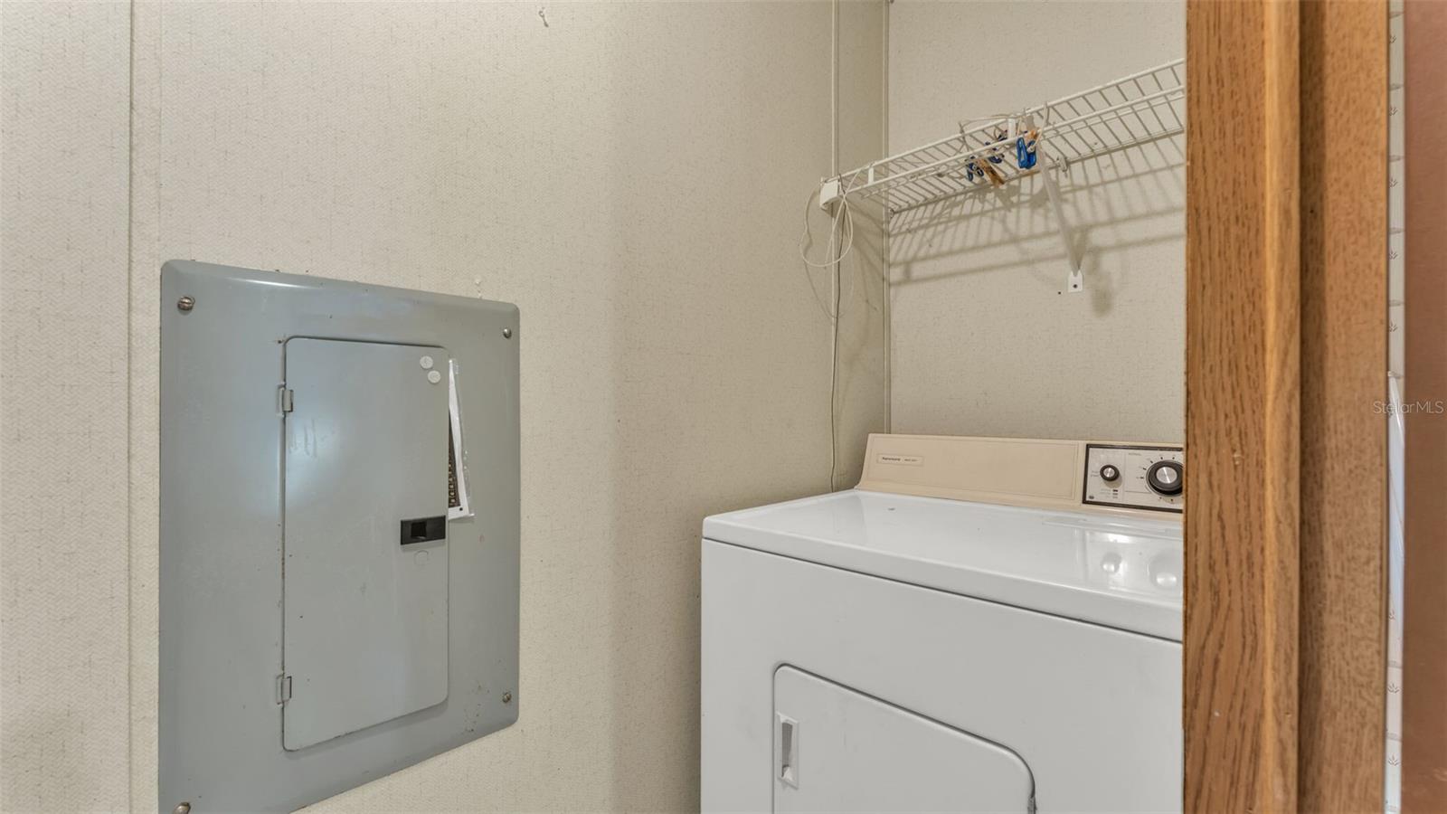 COUNTRY KNOLL - Residential