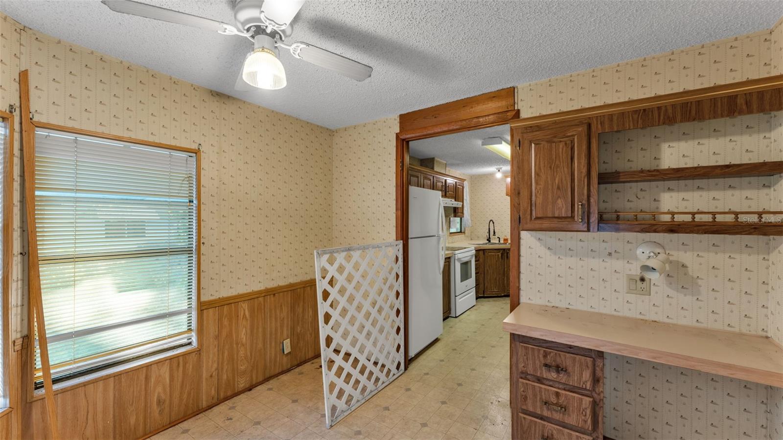 COUNTRY KNOLL - Residential