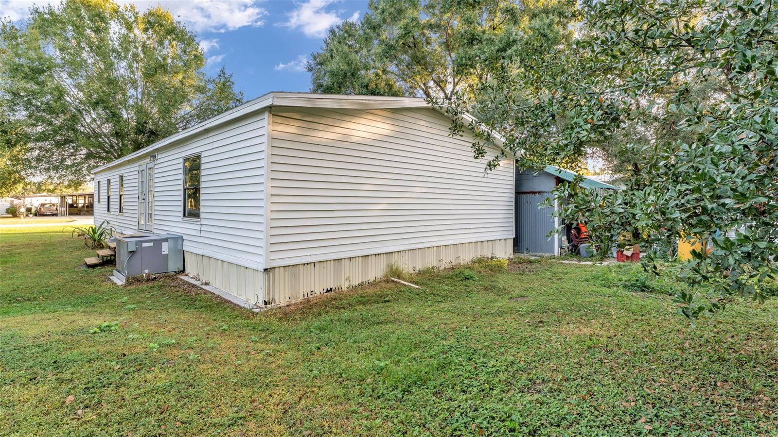 COUNTRY KNOLL - Residential