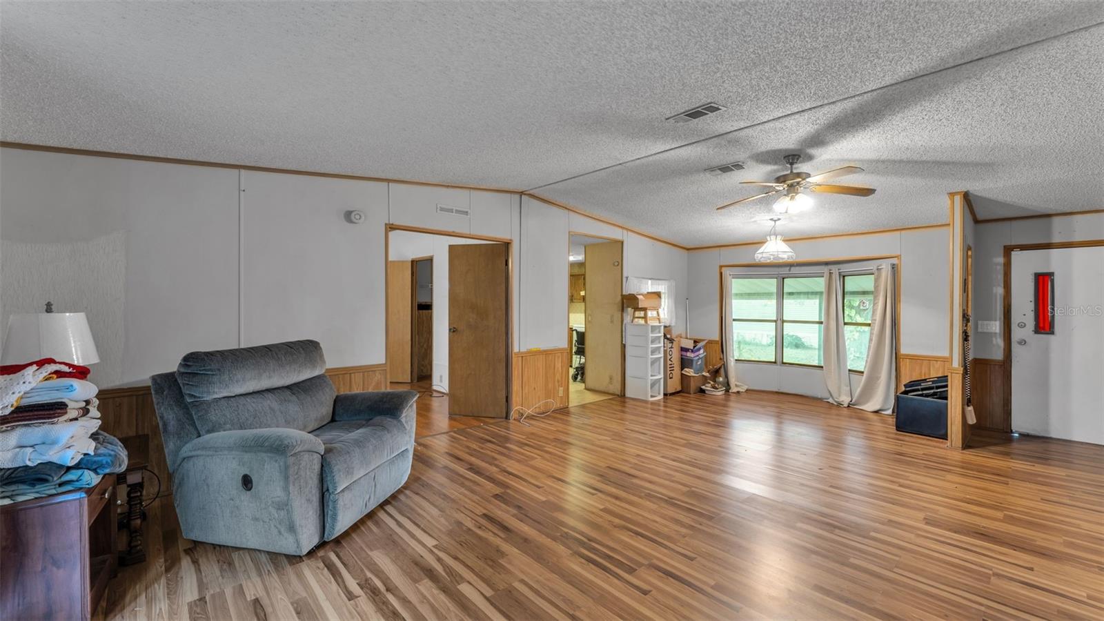 COUNTRY KNOLL - Residential