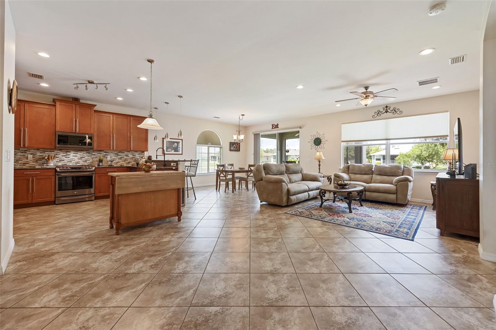 RIO VILLA LAKES - Residential