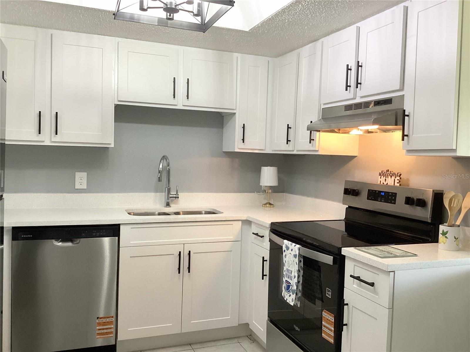 556 FAIRWAYS CIRCLE B