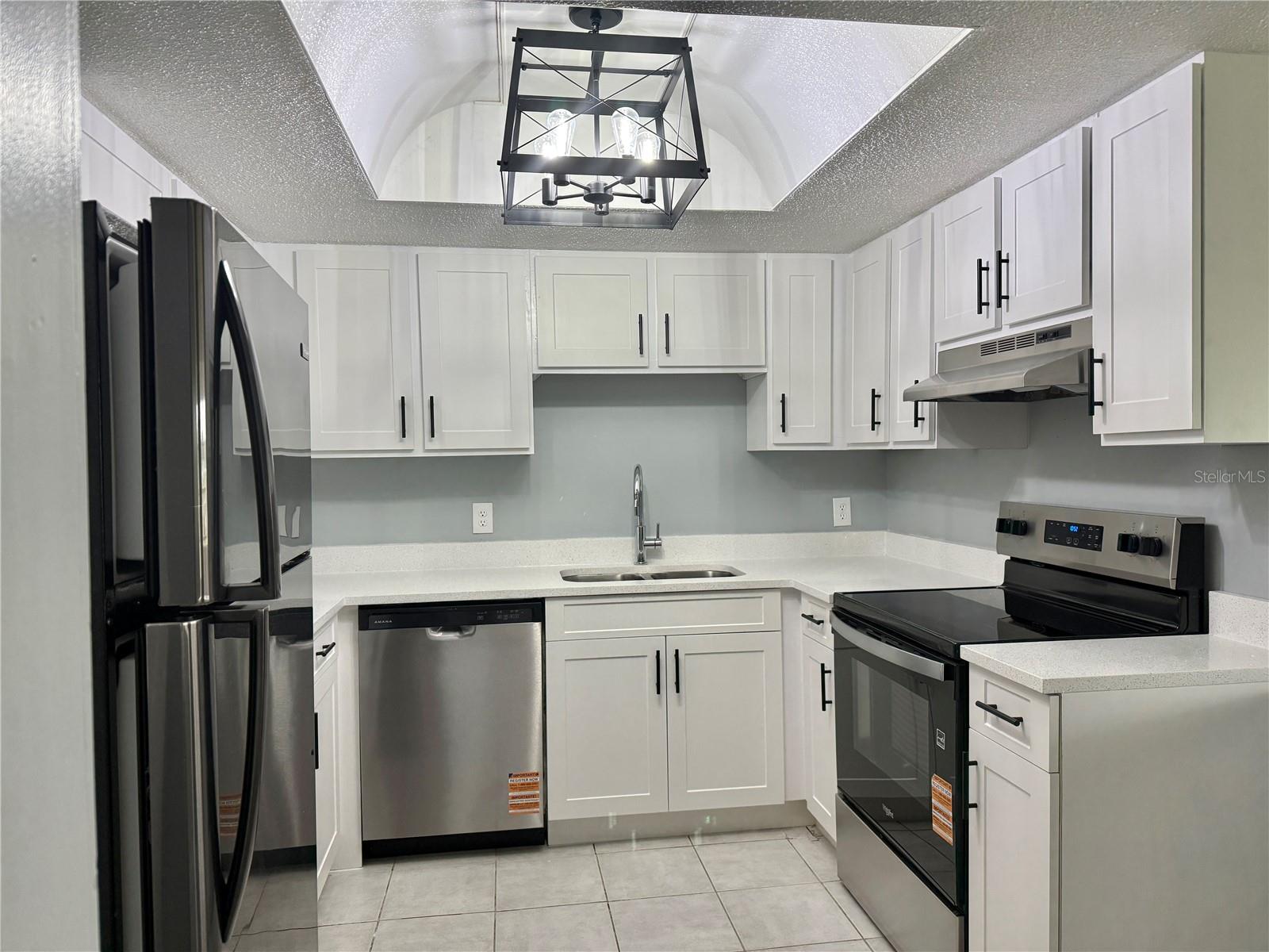 556 FAIRWAYS CIRCLE B