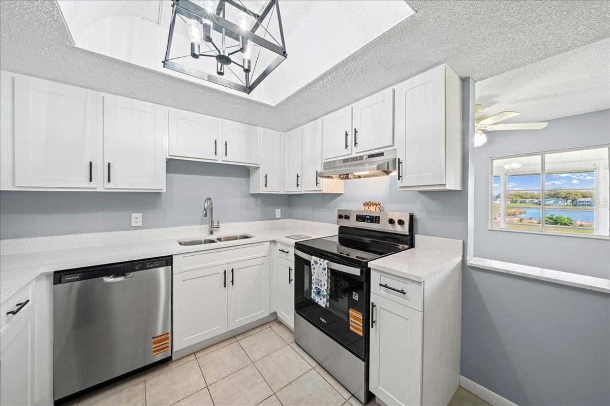 556 FAIRWAYS CIRCLE B