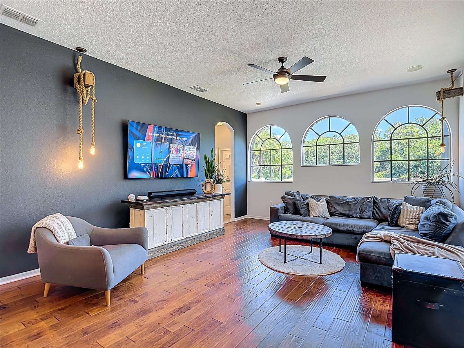 WEST HAMPTON - Residential