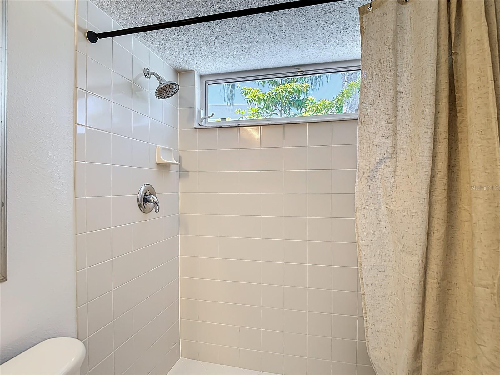 WEST HAMPTON - Residential