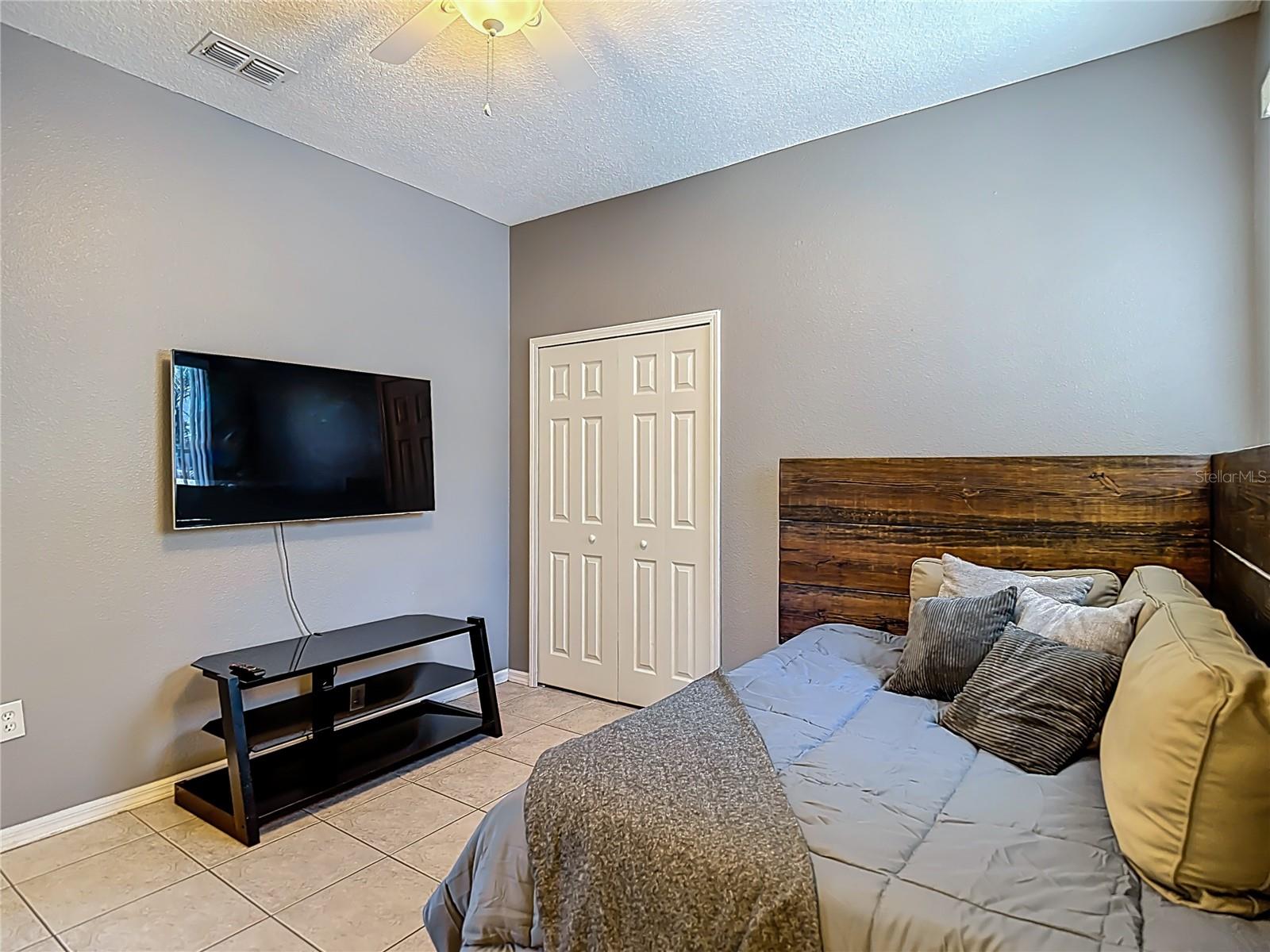 WEST HAMPTON - Residential