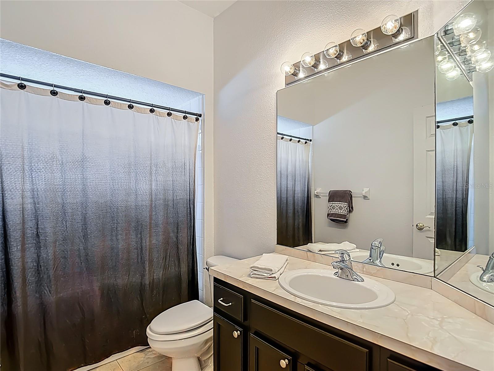 WEST HAMPTON - Residential