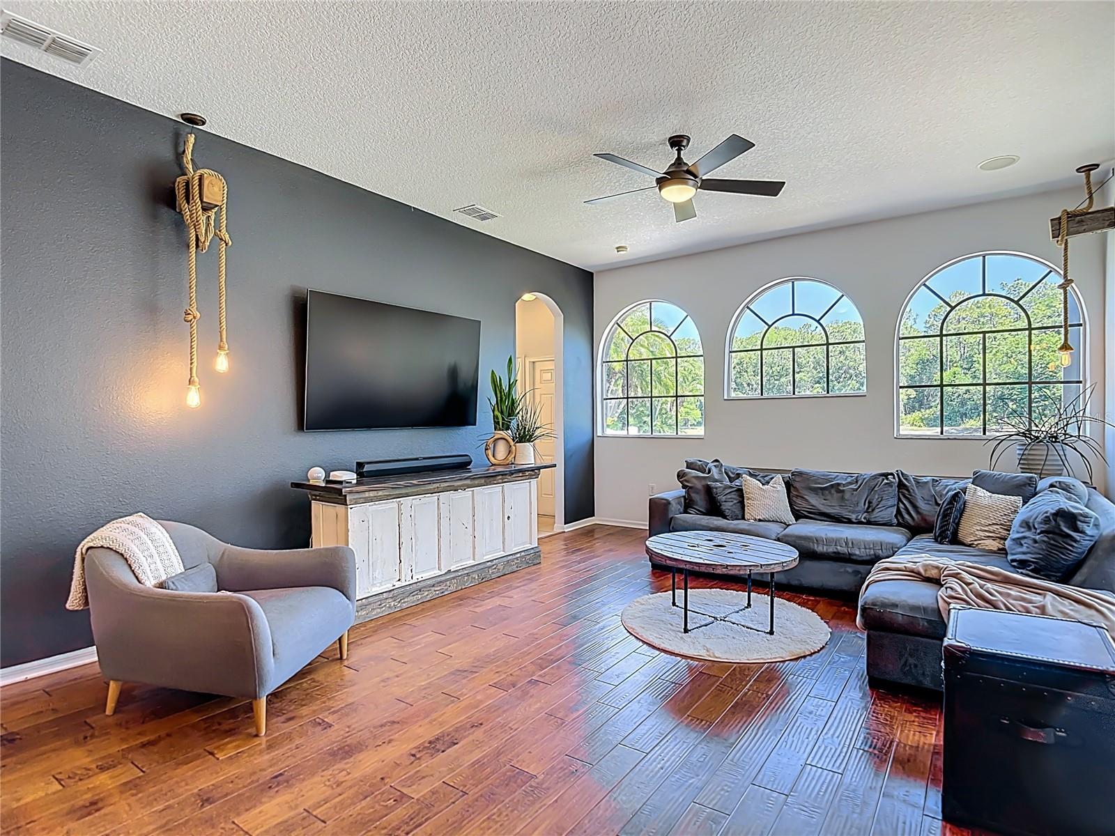 WEST HAMPTON - Residential