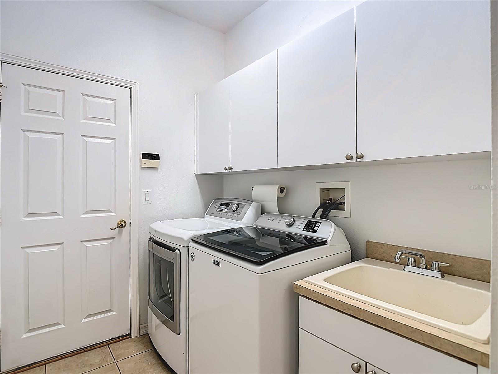 WEST HAMPTON - Residential