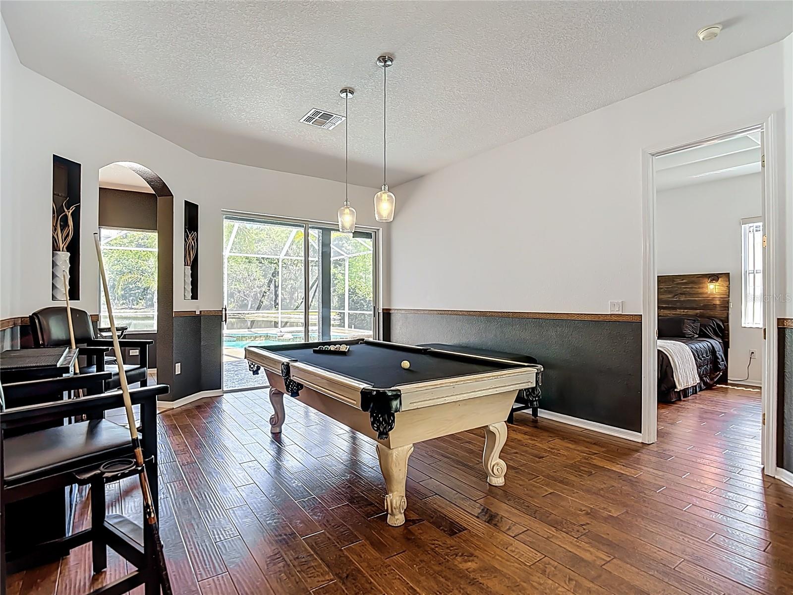 WEST HAMPTON - Residential