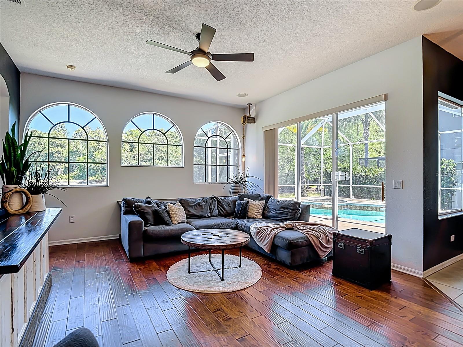 WEST HAMPTON - Residential