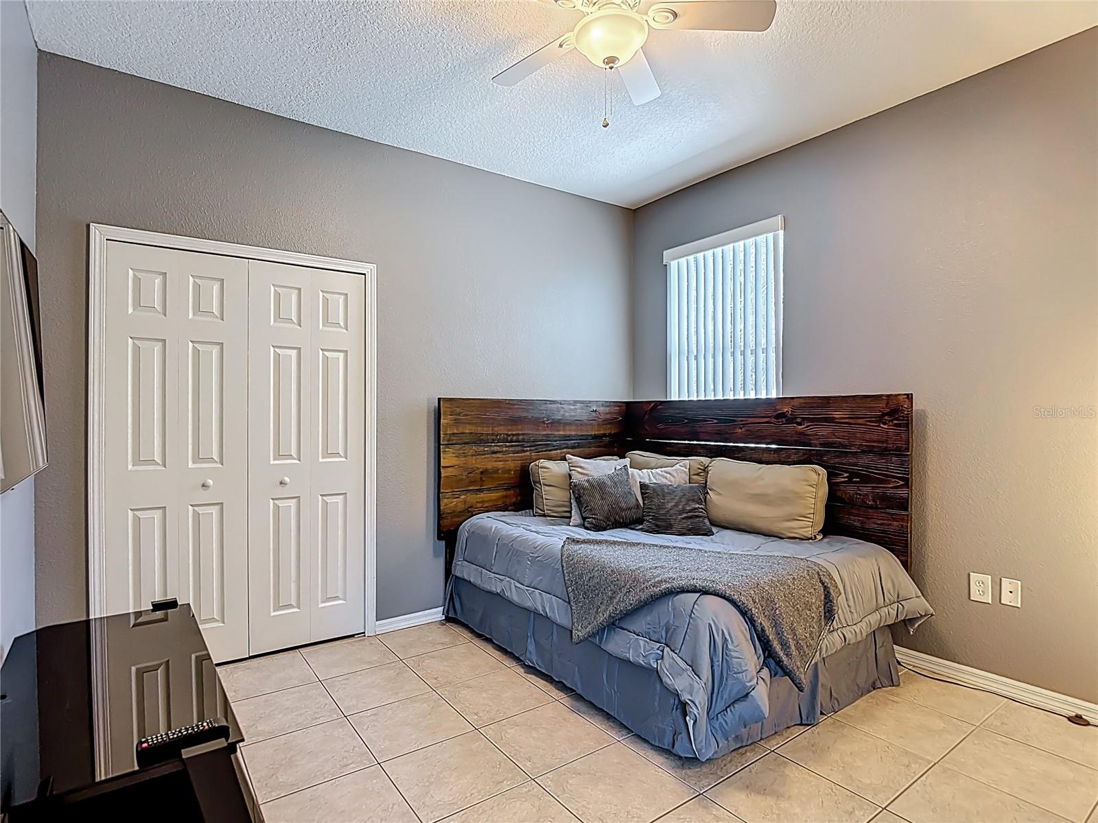 WEST HAMPTON - Residential