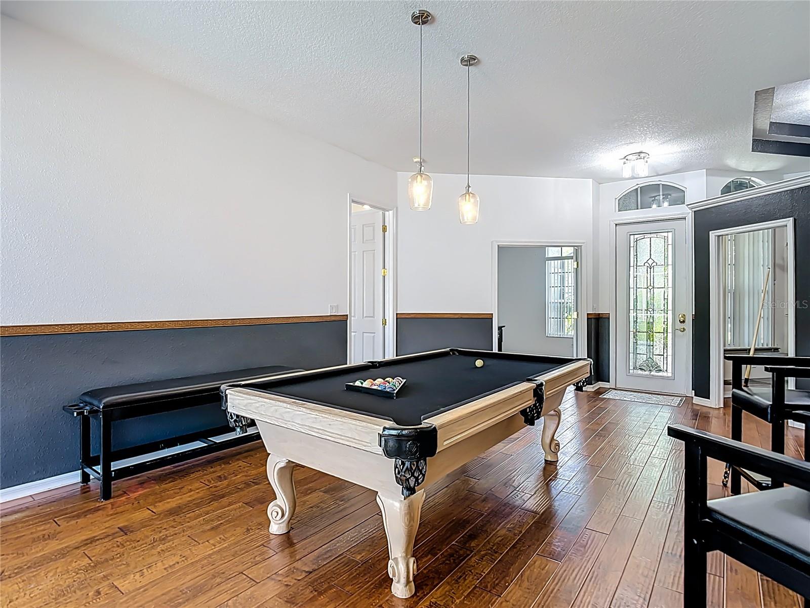 WEST HAMPTON - Residential