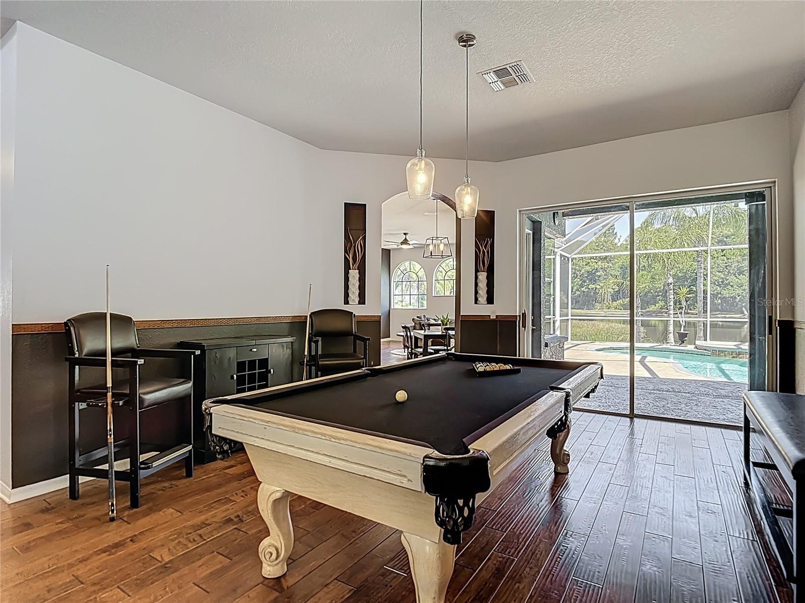 WEST HAMPTON - Residential