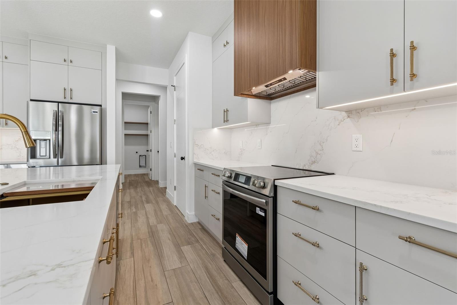 WELLSWOOD ESTATES UNIT 2 - Residential