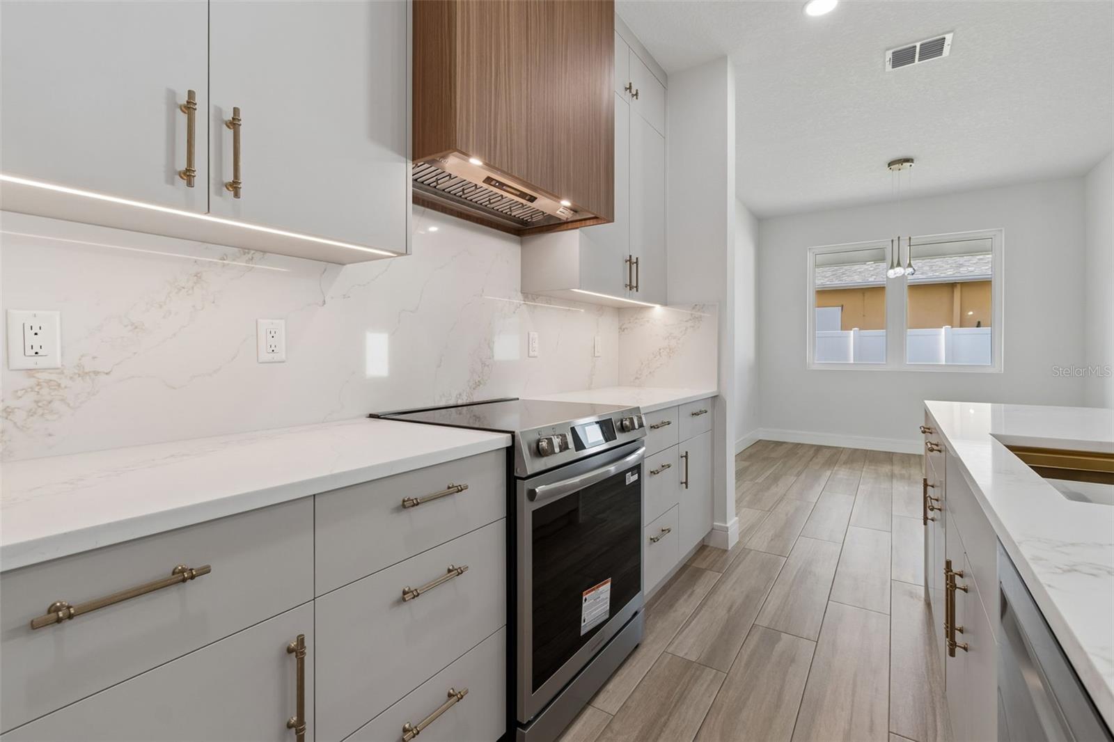 WELLSWOOD ESTATES UNIT 2 - Residential