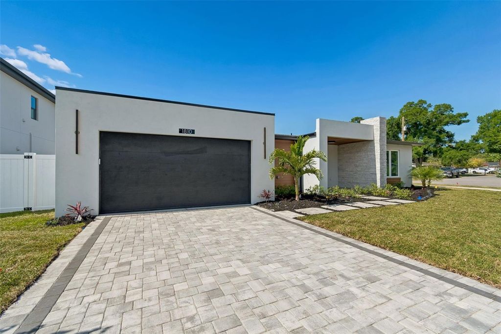 Photo of 1810 W Erna Drive, Tampa, FL 33603 (MLS # TB8490430)