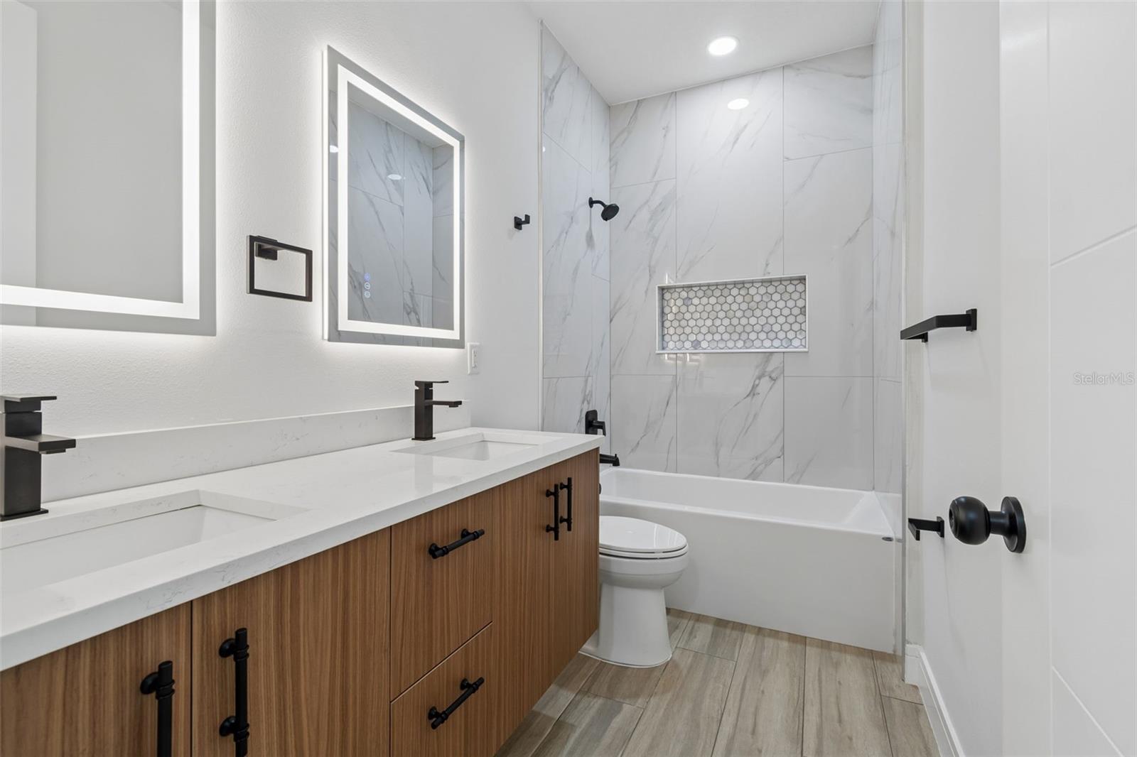 WELLSWOOD ESTATES UNIT 2 - Residential