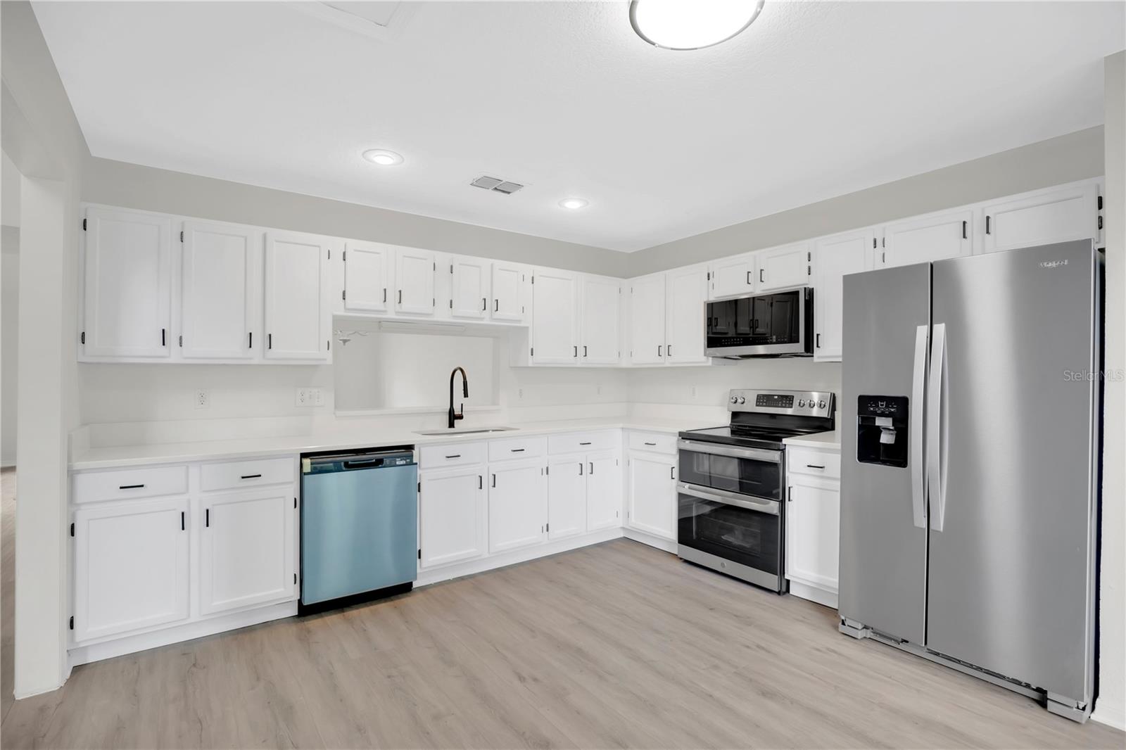 COLONY COVE - Residential