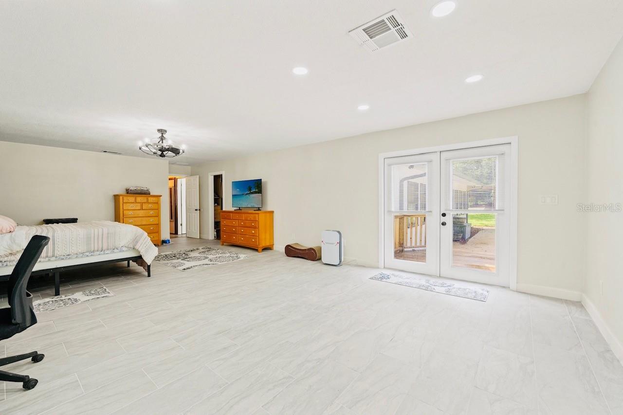 HICKORY HOLLOW UNREC - Residential