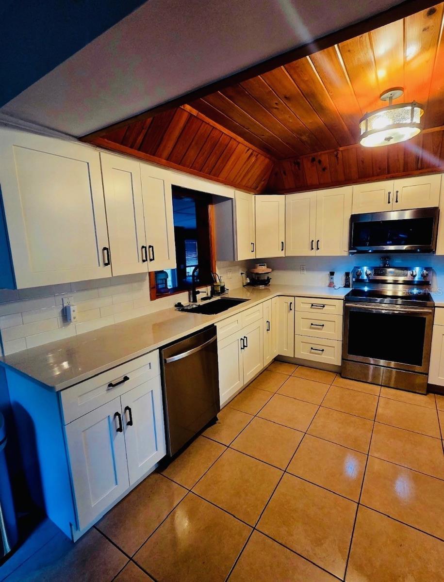 HICKORY HOLLOW UNREC - Residential