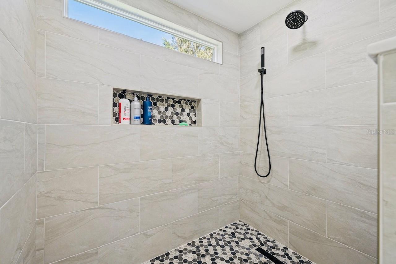 HICKORY HOLLOW UNREC - Residential