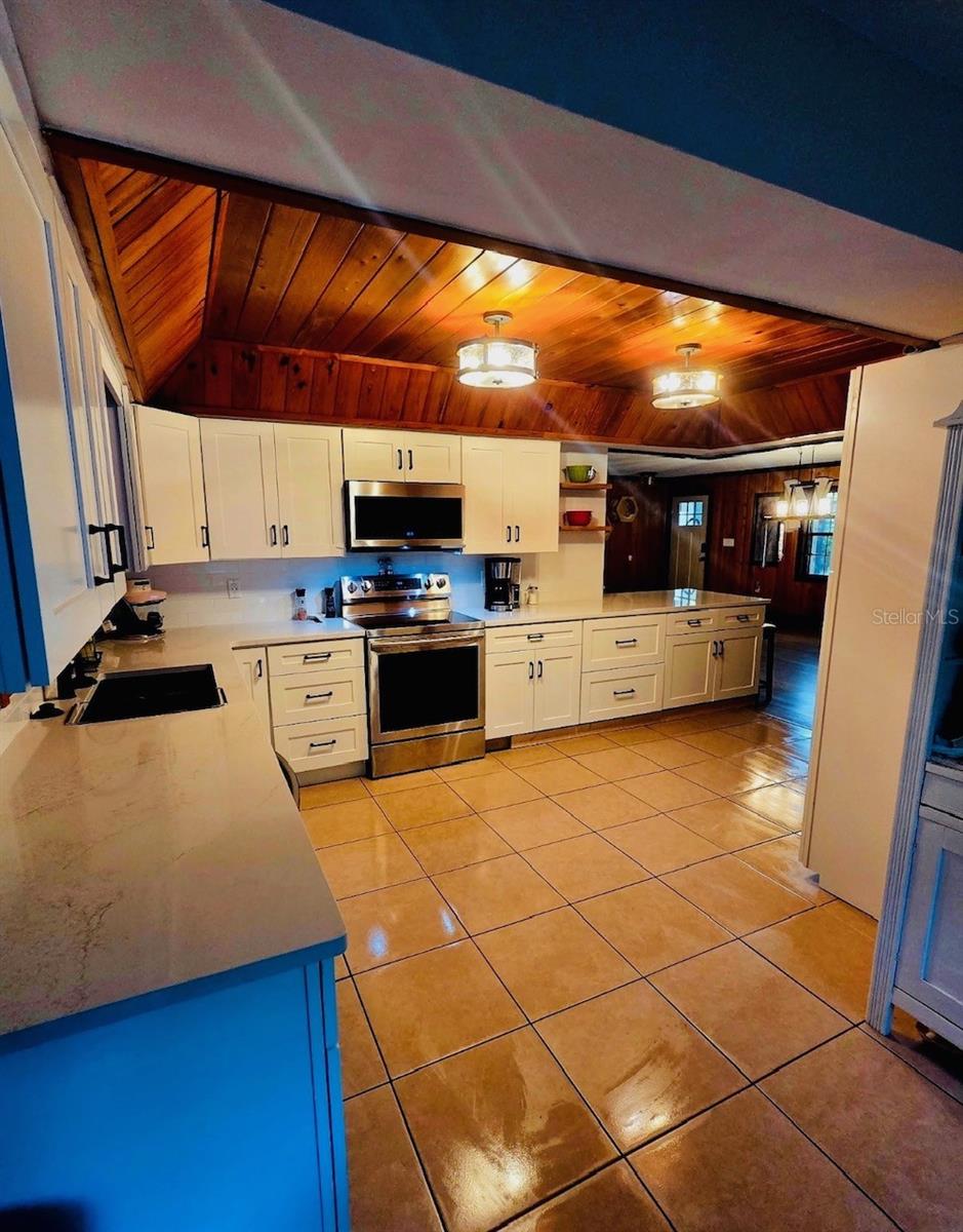 HICKORY HOLLOW UNREC - Residential