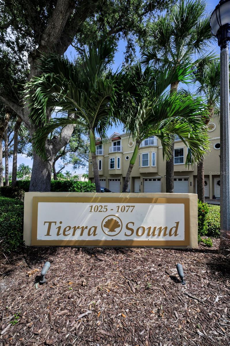 TIERRA SOUND TWNHMS - Residential