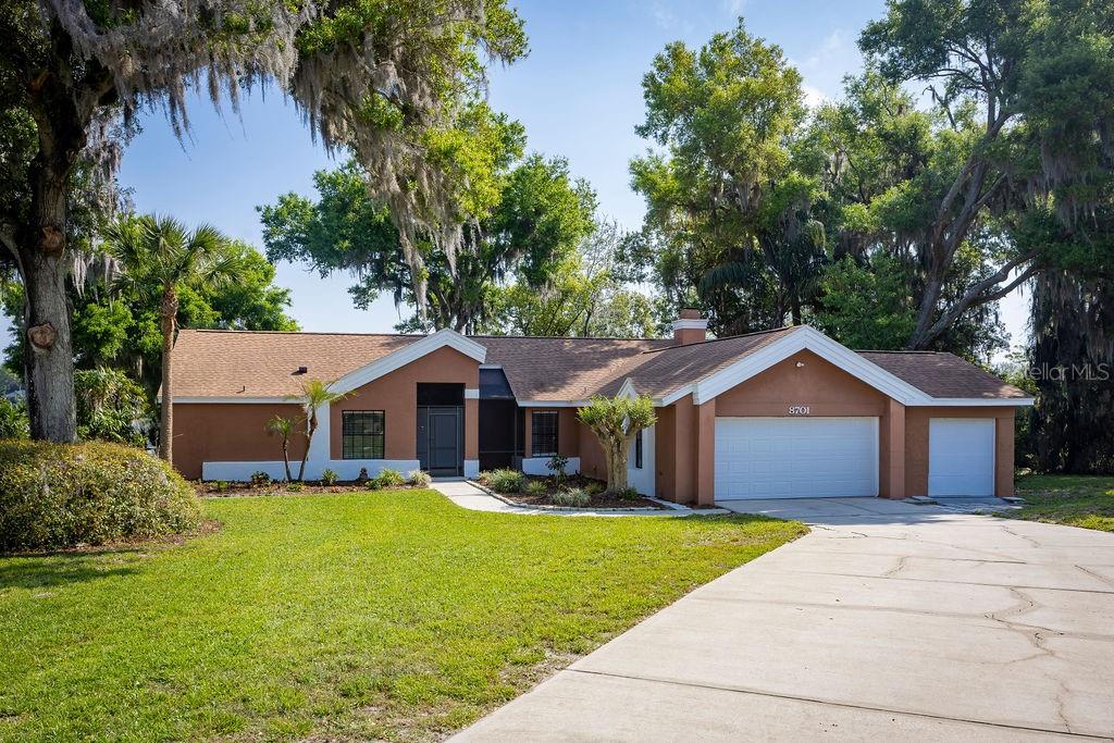 LAKE ROSE POINTE - Residential