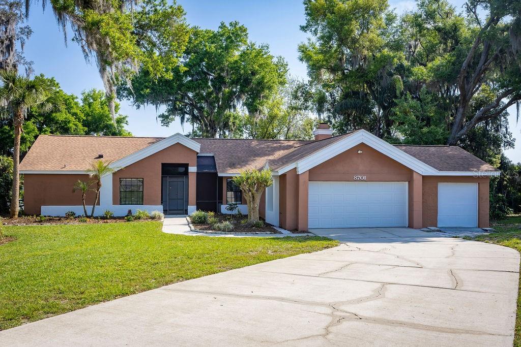 LAKE ROSE POINTE - Residential