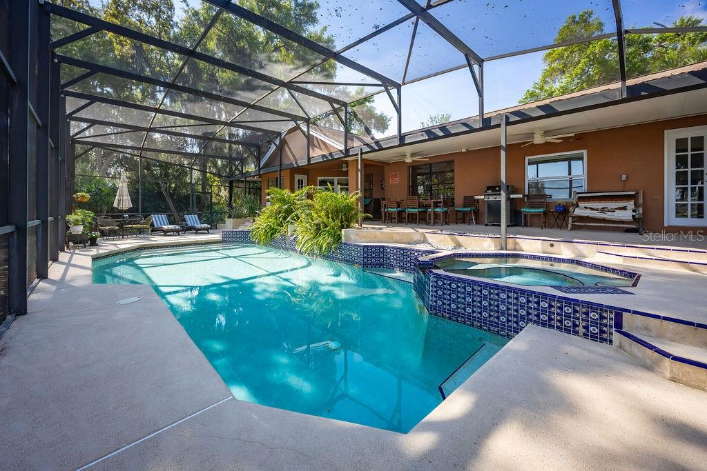 LAKE ROSE POINTE - Residential