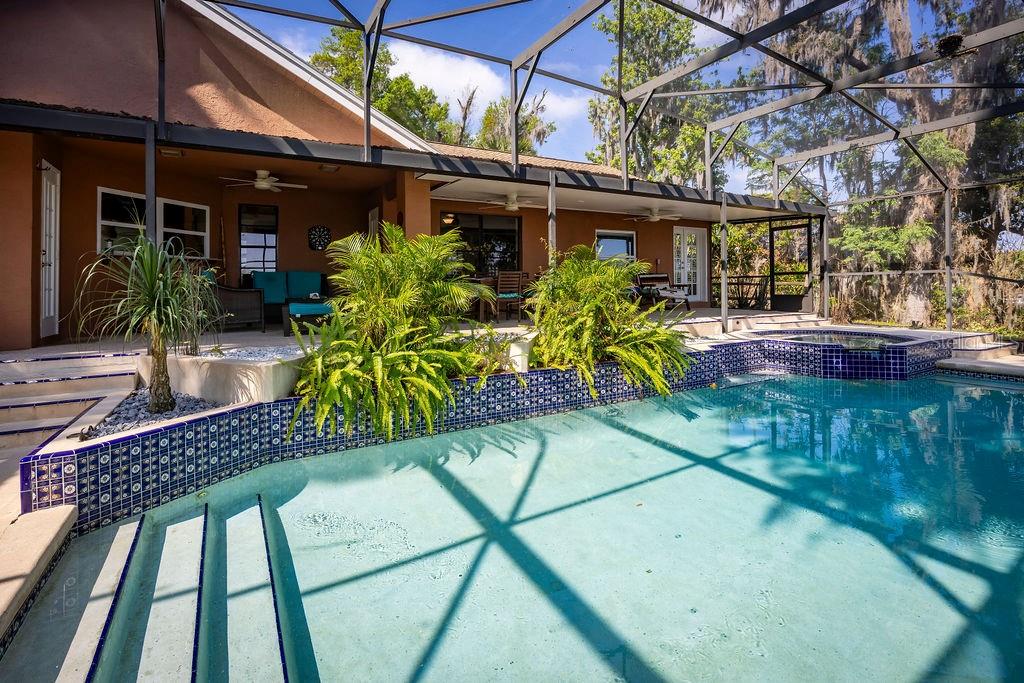 LAKE ROSE POINTE - Residential