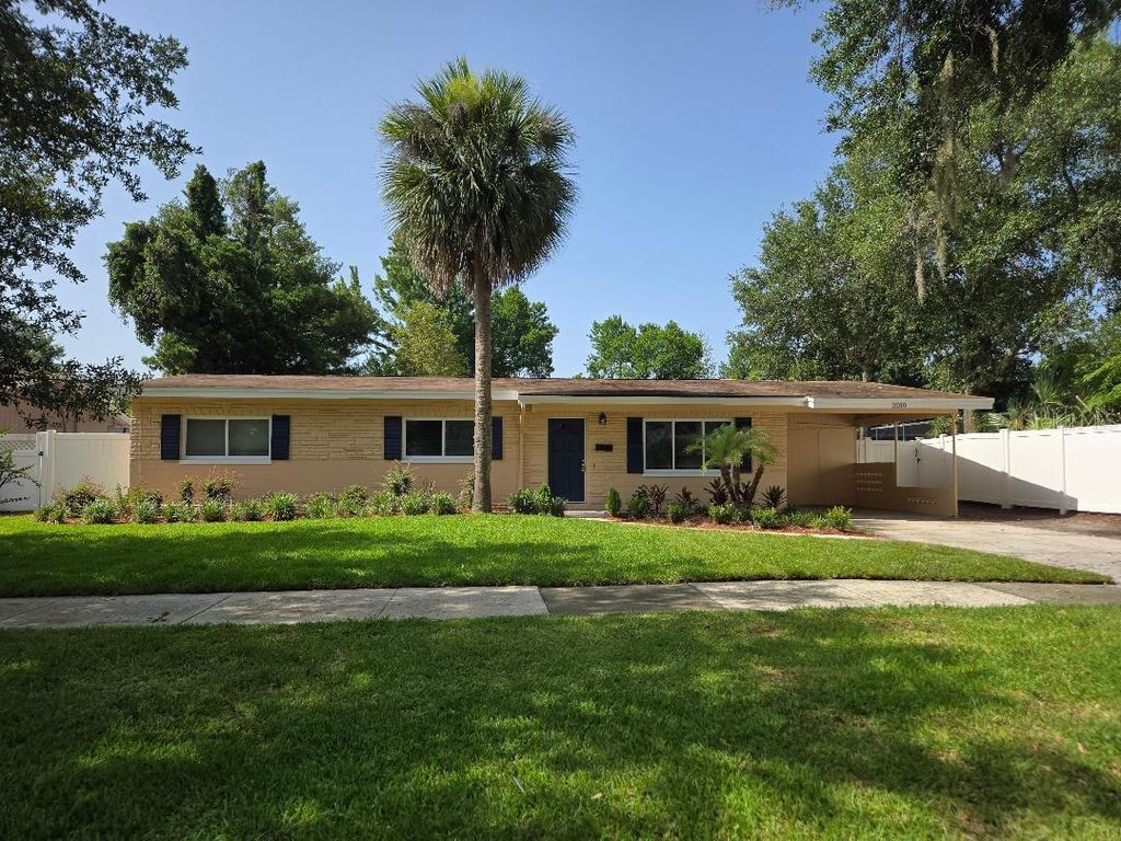 Photo of 2010 Summerfield Road, Winter Park, FL 32792 (MLS # O6420140)