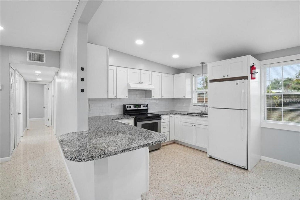 Photo of 2019 24th Avenue W, Bradenton, FL 34205 (MLS # TB8526829)