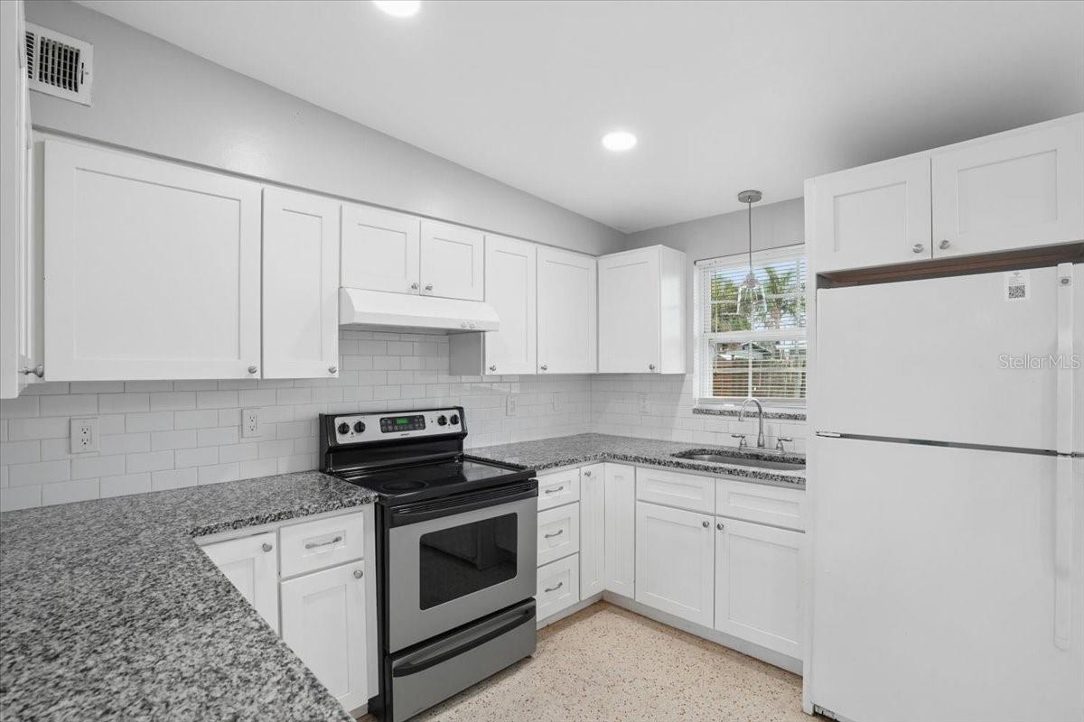 2019 24TH AVENUE W