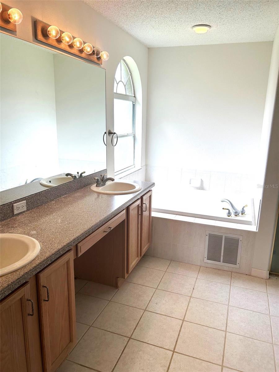 HERITAGE PINES VILLAGE 18 - Residential