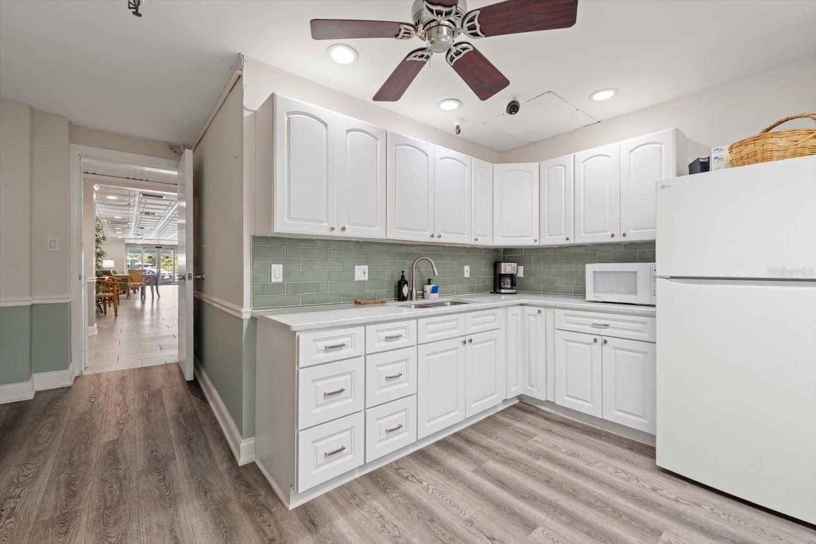 HARBOUR CLUB CONDO 3 - Residential