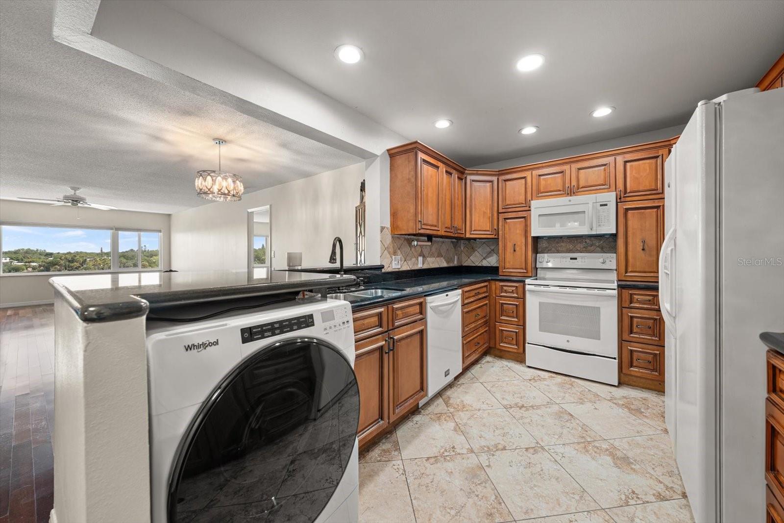 HARBOUR CLUB CONDO 3 - Residential