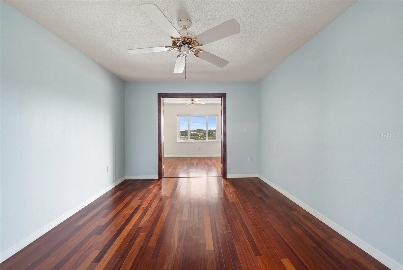 HARBOUR CLUB CONDO 3 - Residential
