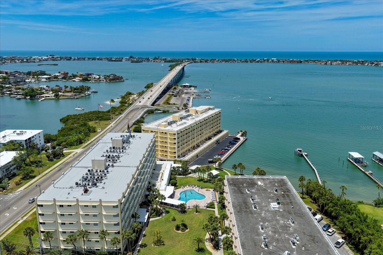 HARBOUR CLUB CONDO 3 - Residential