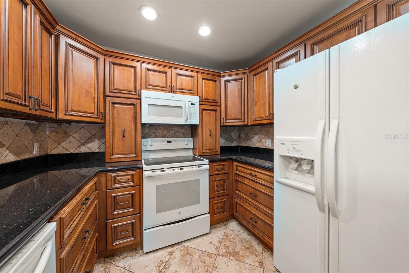 HARBOUR CLUB CONDO 3 - Residential