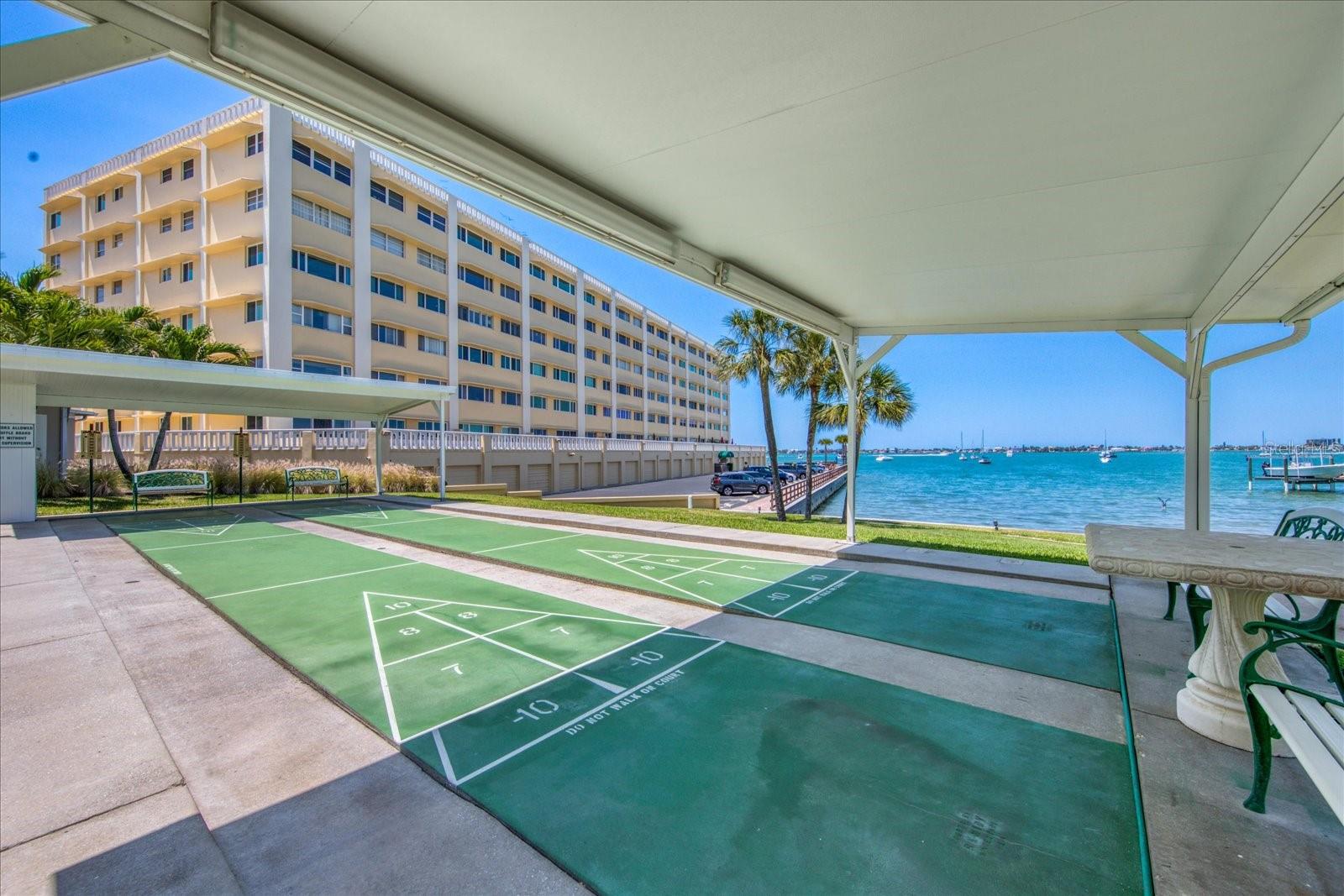 HARBOUR CLUB CONDO 3 - Residential