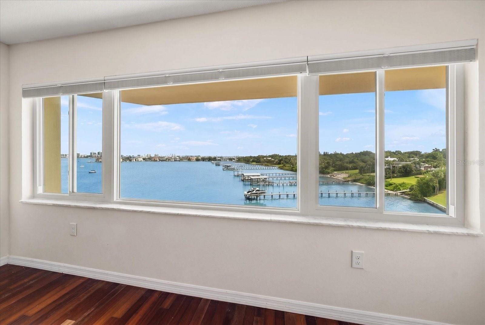 HARBOUR CLUB CONDO 3 - Residential
