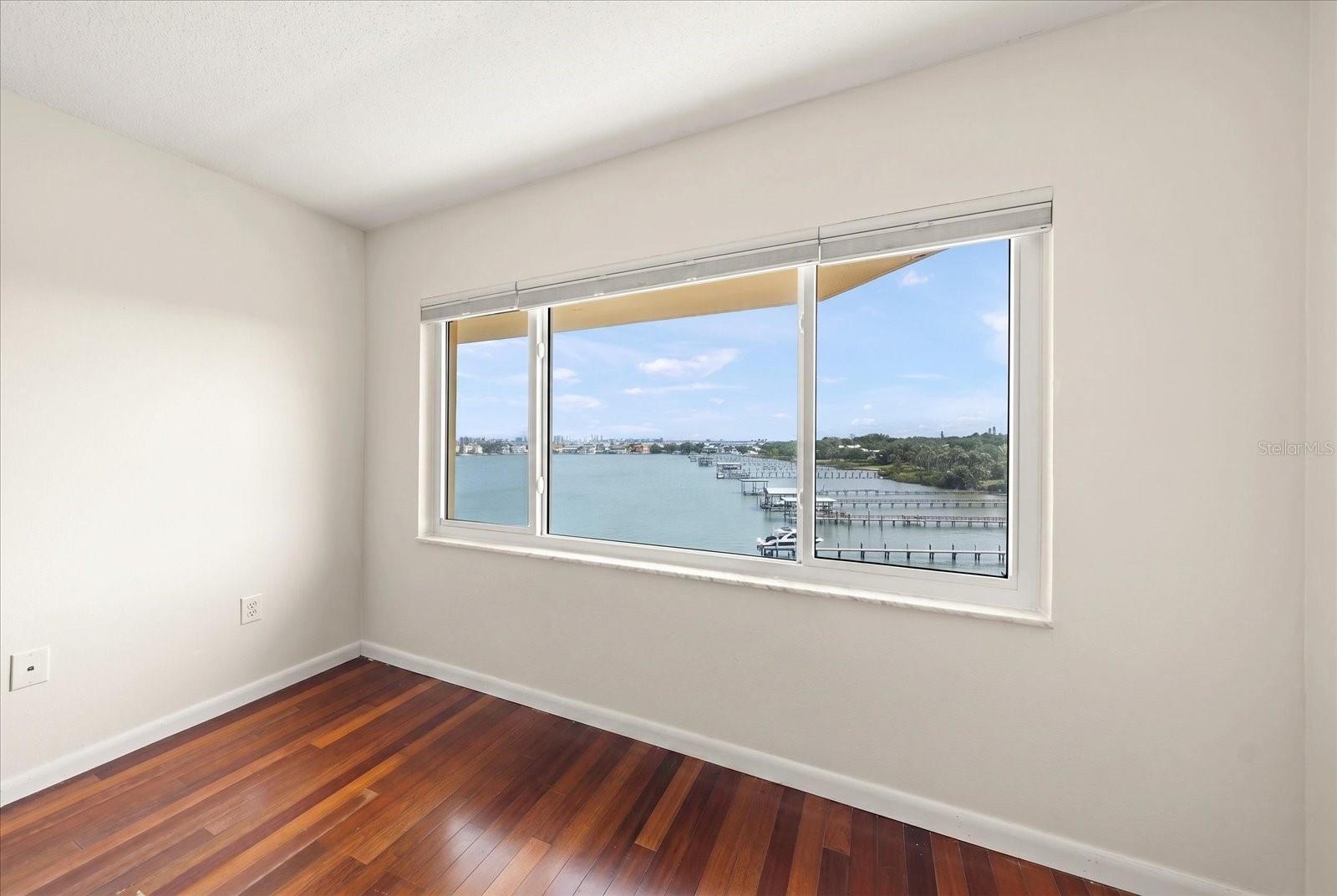 HARBOUR CLUB CONDO 3 - Residential