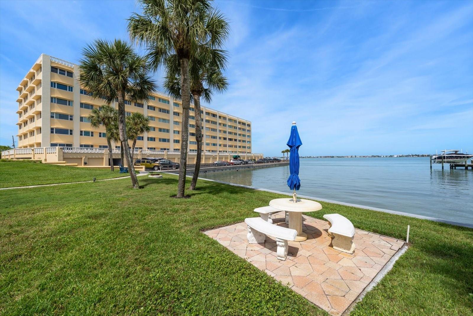 HARBOUR CLUB CONDO 3 - Residential