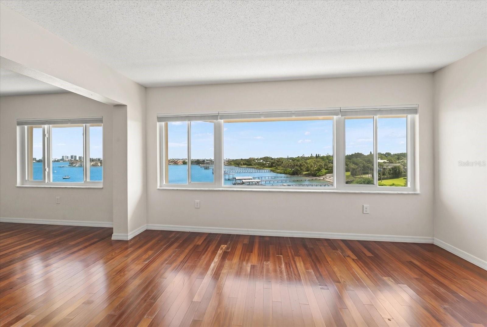 HARBOUR CLUB CONDO 3 - Residential