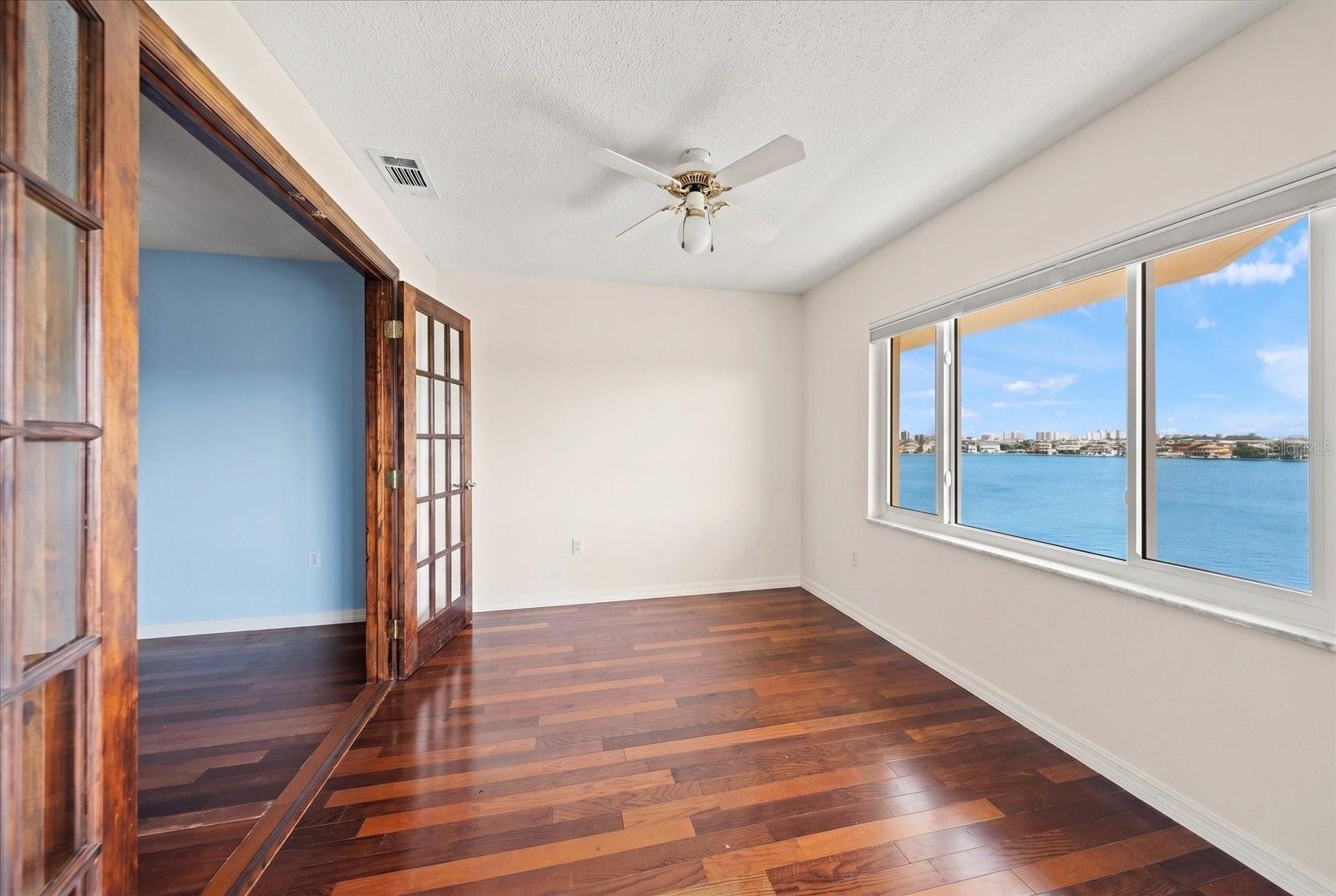 HARBOUR CLUB CONDO 3 - Residential