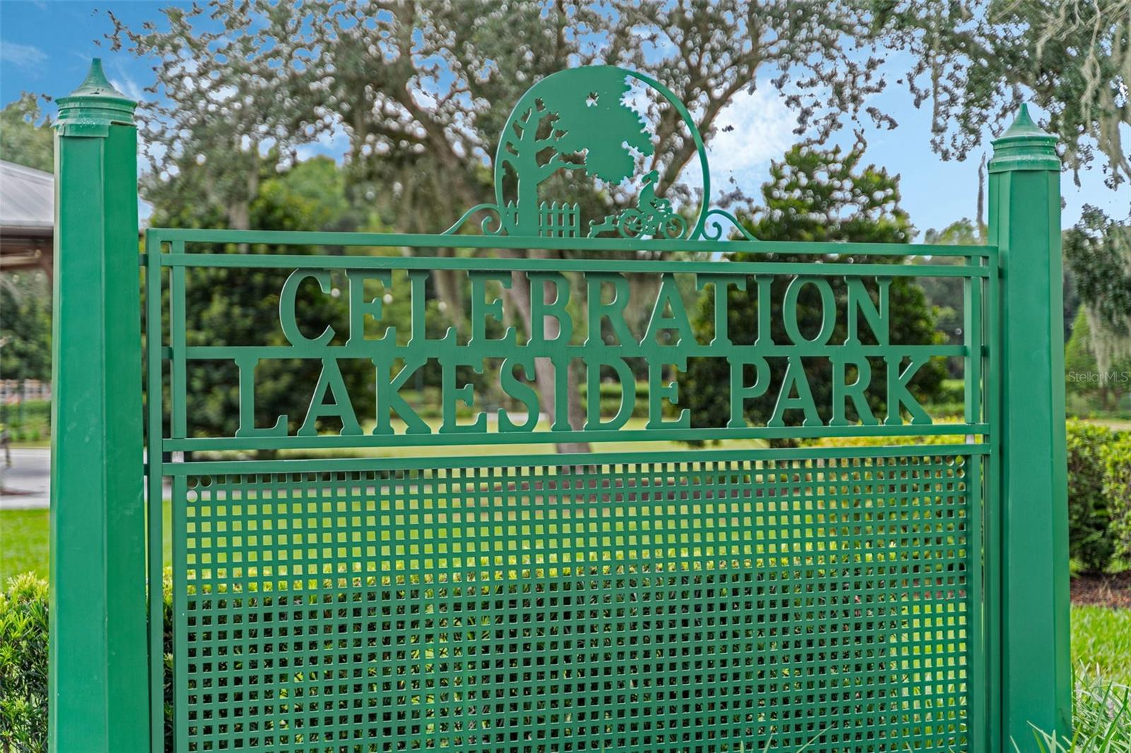 CELEBRATION LAKE EVALYN - Residential